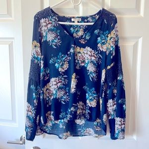 Stitch Fix Nine Britton Andrea bell sleeve blouse, size M